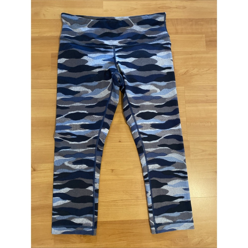 Lululemon Womens Size 8 Blue Gray Camo Cropped Capri Athletic Pants